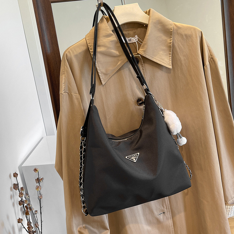 Bagos de tela de nylon de gran capacidad de peso ligero versátil para mujeres 2024 nueva mochila de hombro para viajar bolsas de hombro