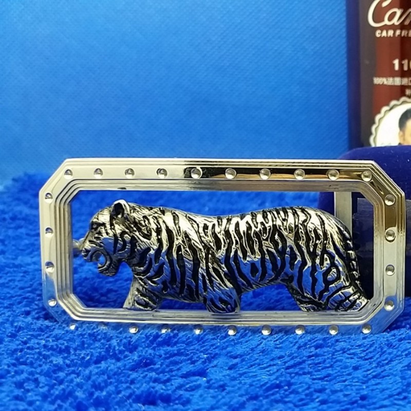 ステンレス製の四角形の下山虎皮ベルトバックル、細かい仕上がり。 純手磨き金属製ベルトバックル|undefined