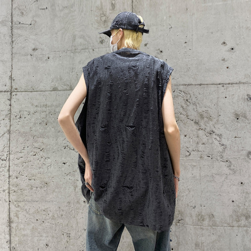 Men's Summer Design-Forward Streetwear American Retro Backless Tee for Youth Loose Tear Drop-Shoulder Tank Top