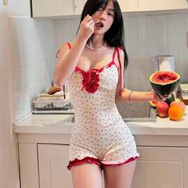 游泳衣女2026新款可爱少女碎花保守显瘦遮肉平角裤连体温泉泳装女
