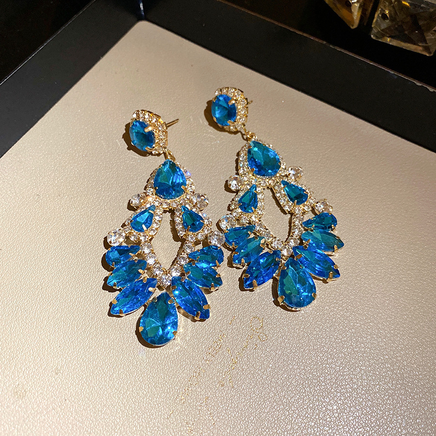 Agujas de plata transfronterizas flores de zircón aretes de bordillo estilo de moda pernos de auriculares lujosos de alto nivel de diseño de auriculares nicho