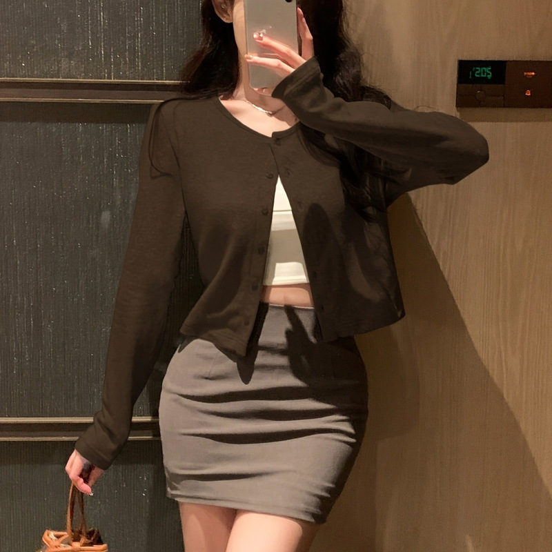 2026 Long-Sleeve Knitted Cardigan for Women, Autumn Outerwear, Short Thin Sun-Protective Slim-Fit Top Coat 2026 Long-Sleeve Knitted Cardigan for Women, Autumn Outerwear, Short Thin Sun-Protective Slim-Fit Top Coat