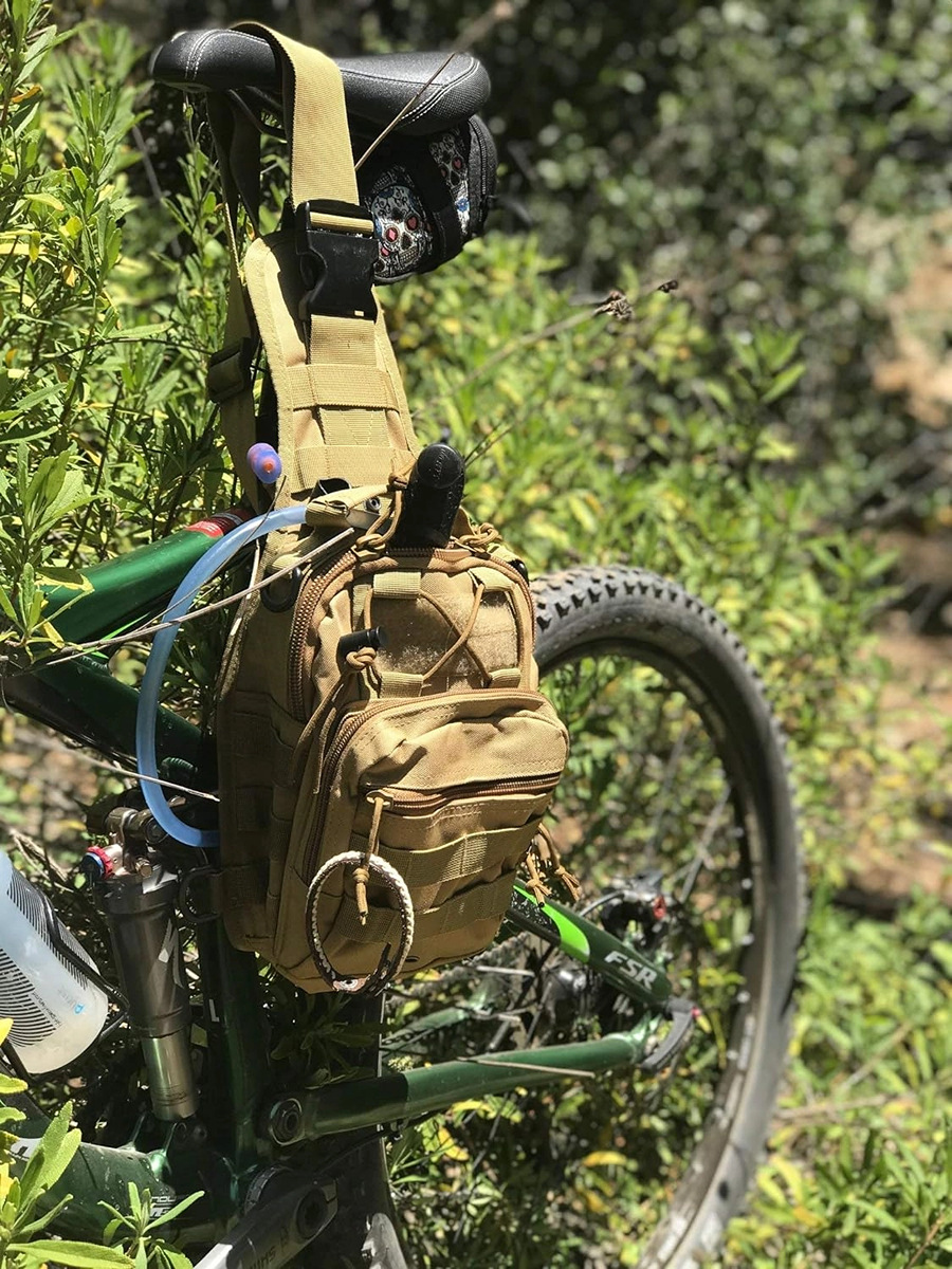 Personalizado bolso de pecho deportivo al aire libre multifuncional hombre mochila anti-desgarro material táctico al por mayor camuflaje portátil