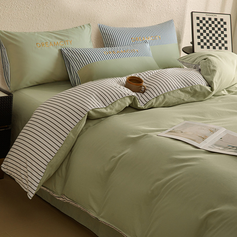 Ropa de cama de algodón de cuatro piezas de cama de algodón simple moderna, funda de edredón 2025 nueva ropa de cama de tres piezas para estudiantes