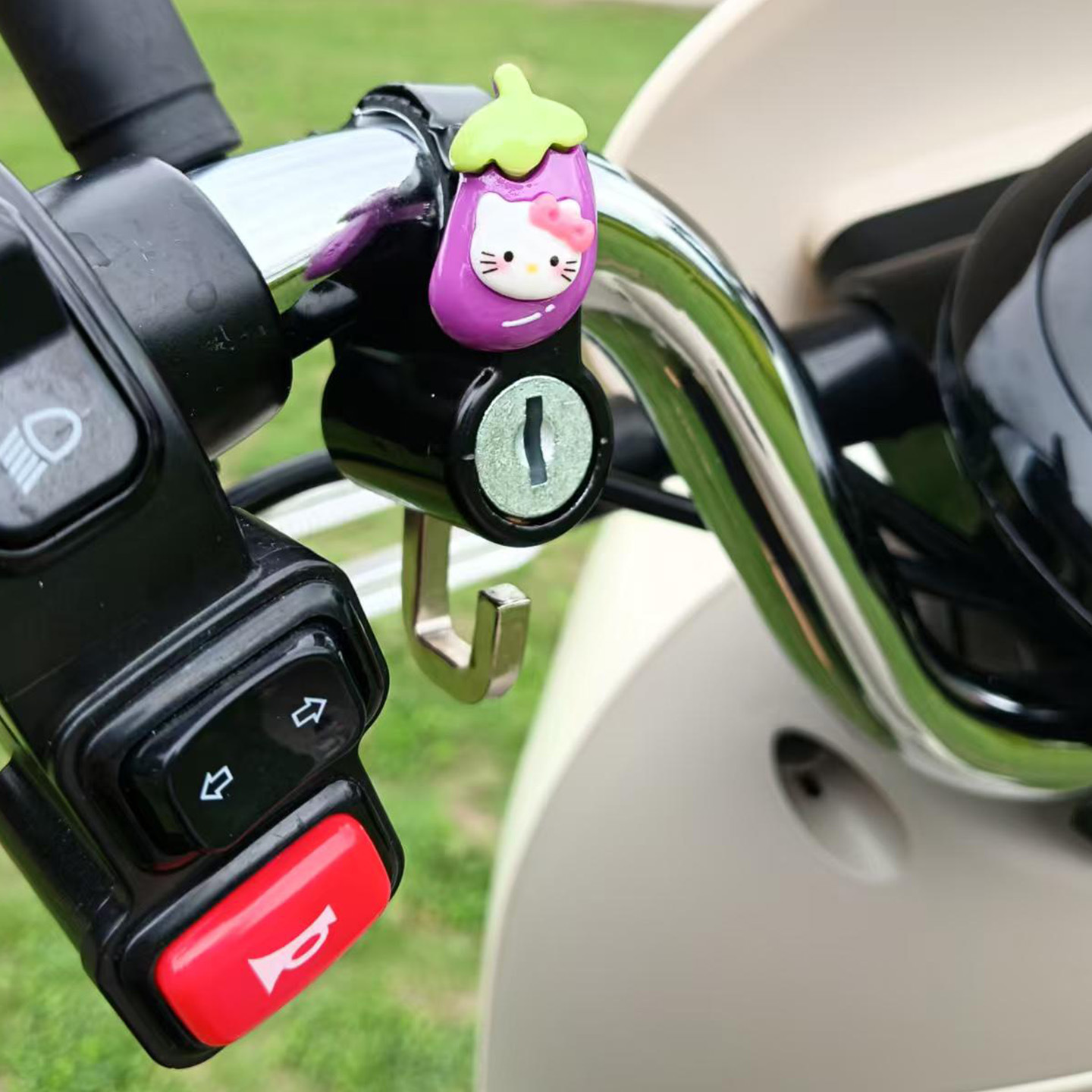 Cartoon Helmet Lock for Bicycles, Electric Vehicles, Motorcycles, Scooters, Mountain Bikes, Baby Strollers, Multifunctional Anti-Theft Lock Hook
