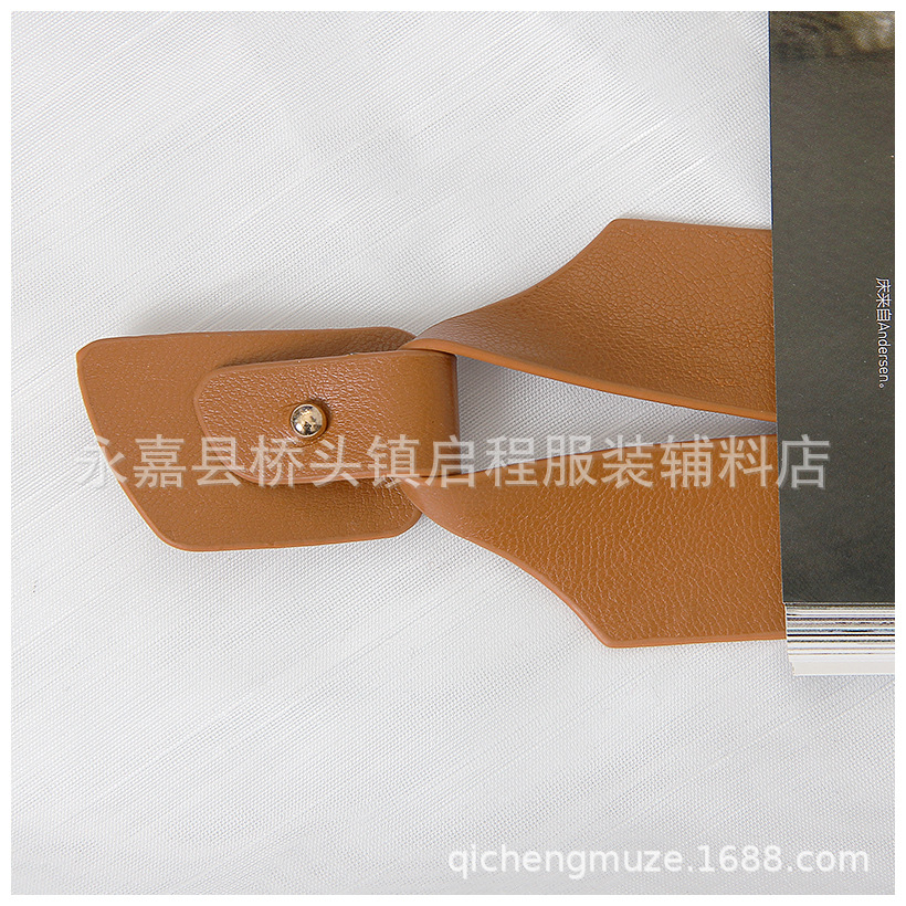 2022扭动红棕色配和尚头皮袢对扣针织呢大衣风衣服装辅料装饰配件