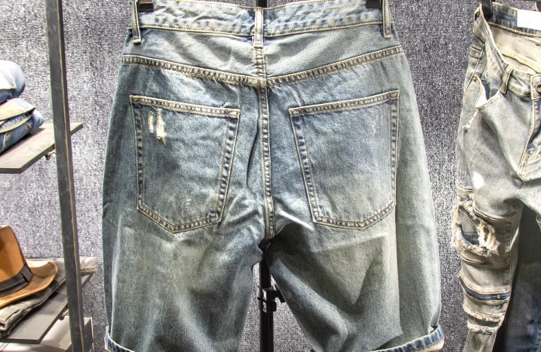 Men's High Street Ripped Denim Shorts Stylish Mid-Length Loose Fitting Straight Leg Casual Patched Five Point Pants_mkmklike.com