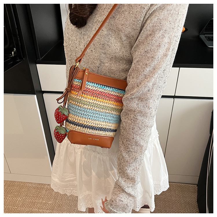 In the summer of 2025, there are new fashionable and fresh woven handbags, bucket bags, shoulder bags, underarm bags and women's bags undefined