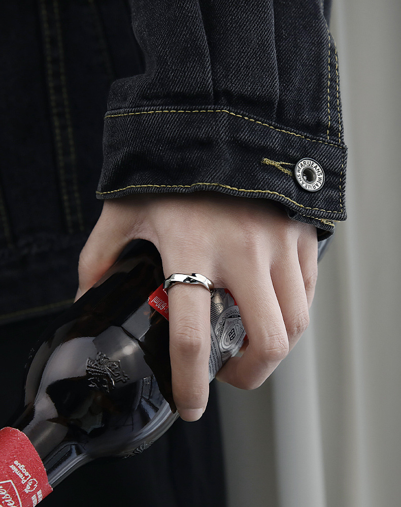 Mobius Strip Women Couples, Unique And High-end Twisted Wave Index Finger Ring For Men_voghion.com