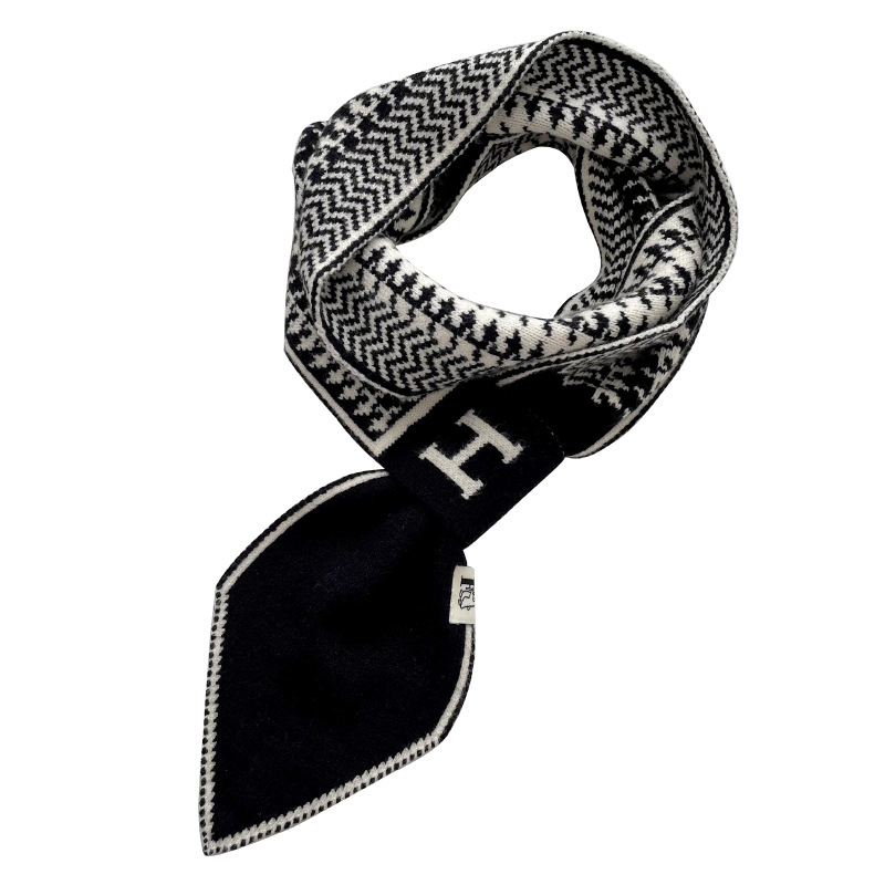 Houndstooth de punto pequeña bufanda de las mujeres de estilo coreano versátil perezoso cruz perforada cálido cuello decorativo protección bufanda pequeña bufanda