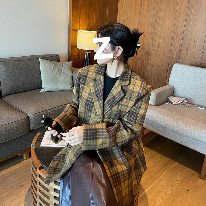 Yellow-brown plaid woolen coat for women, mid-length, 2023 autumn and winter new Korean style, trendy streetwear influencer blazer