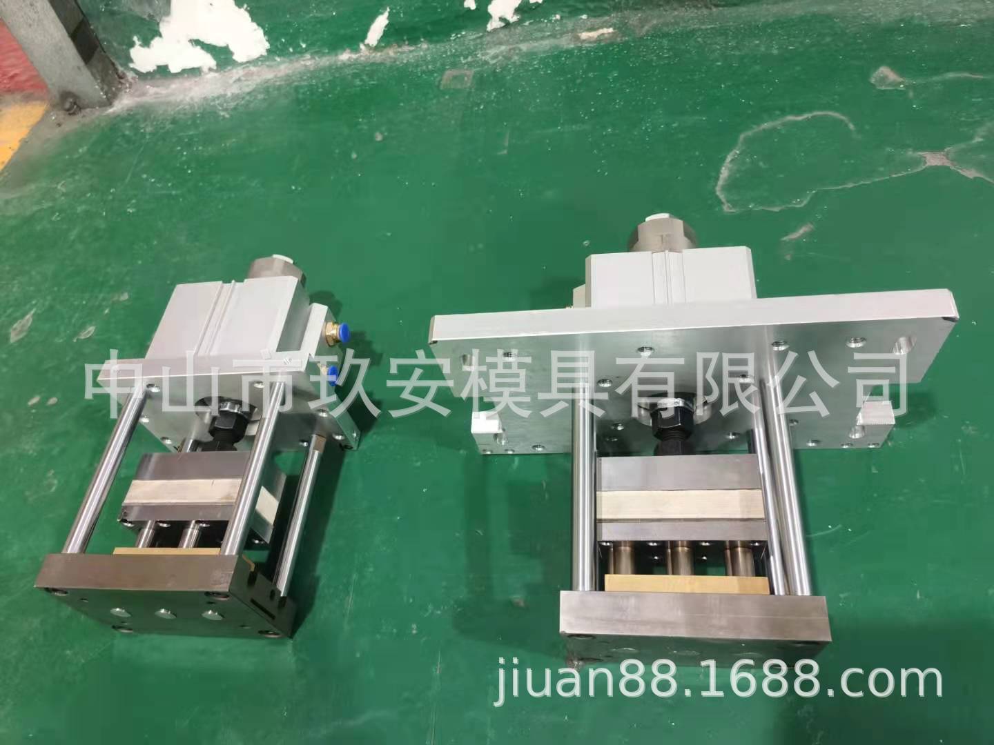 玖安模具供应牙膏袋封口 3孔热封模 气动冲孔模具