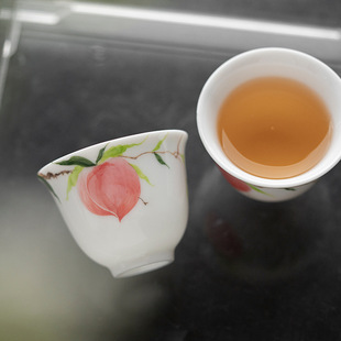 Underglaze color hand-painted peach ceramic tea cup small size tea cup kung fu tea set household guest cup Chinese white porcelain single cup