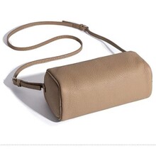 ��������ƤС���߼���Ů��2025�¿��^��ţƤС��������μ�б���