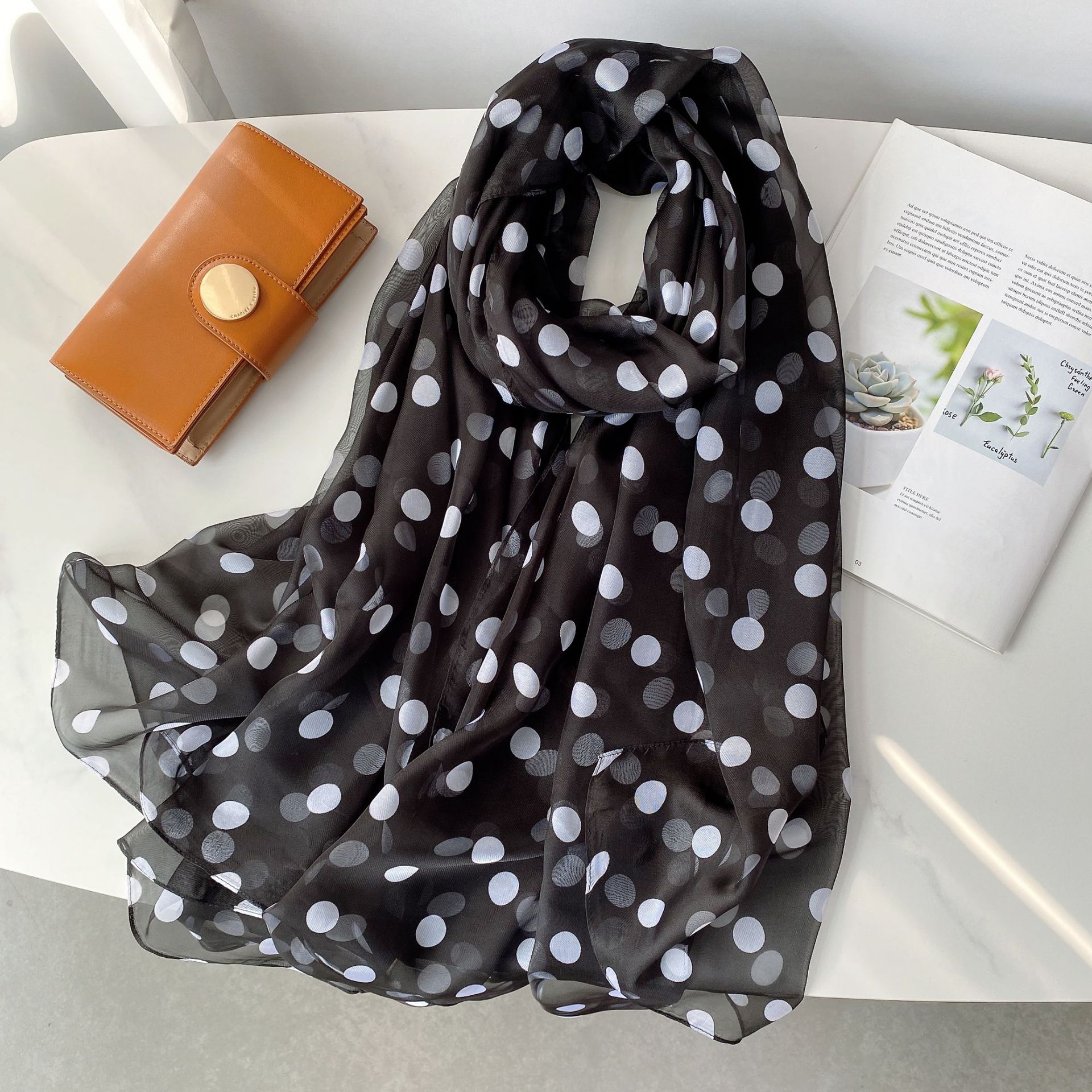 2025 nuevo producto Yourou bufanda de gasa protección solar larga toalla de playa versátil vacaciones viaje foto bufanda de seda chal