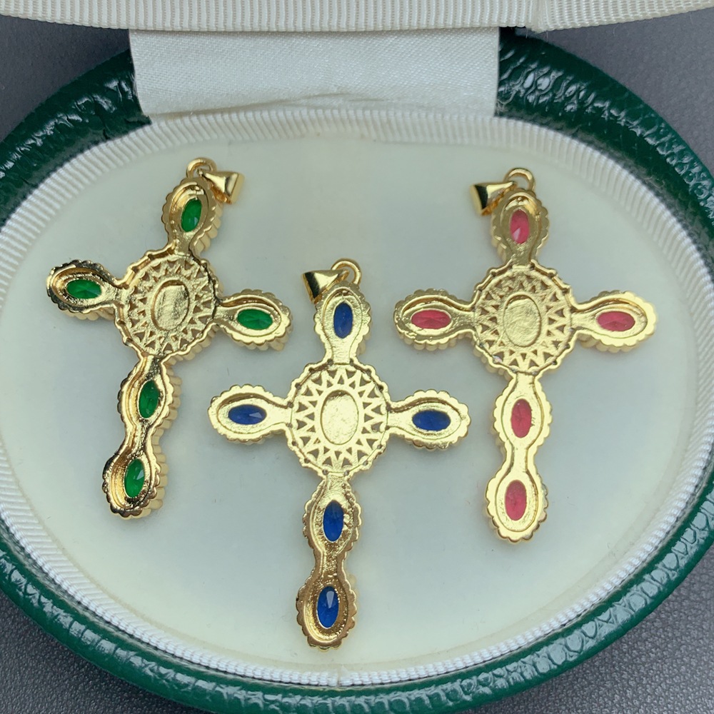 1 Piece 31.5*46.2mm Copper Zircon 18K Gold Plated Cross Polished Pendant display picture 5