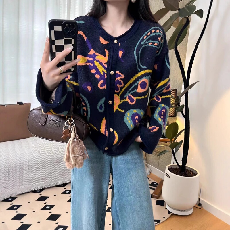 Multi-color jacquard contrast color rolled edge 2026 autumn new style casual fashion loose slimming floral sweater women's knitted cardigan Multi-color jacquard contrast color rolled edge 2026 autumn new style casual fashion loose slimming floral sweater women's knitted cardigan