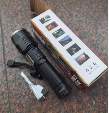 The new P50P90 aluminum alloy flashlight flood emergency warning electric telescopic zoom flashlight