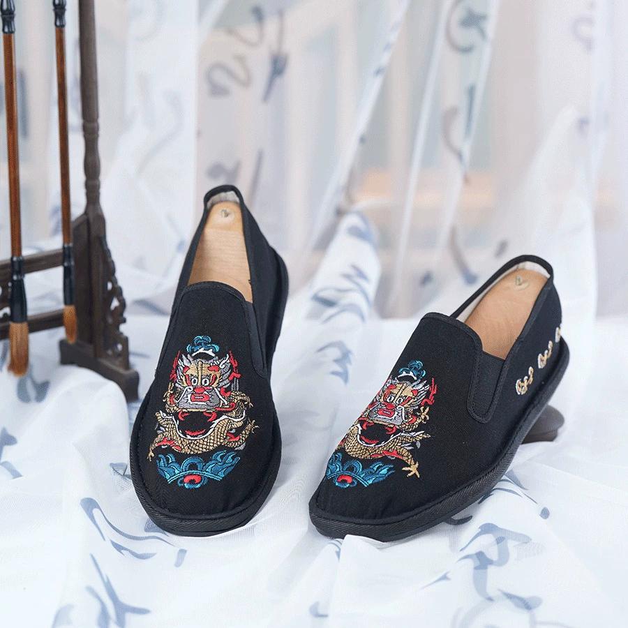 Вышитые старые Пекинские тканевые туфли, мужские новые в Корейском стиле, модные парусиновые туфли, социальная обувь, мужские слипоны, шикарный, модный стиль