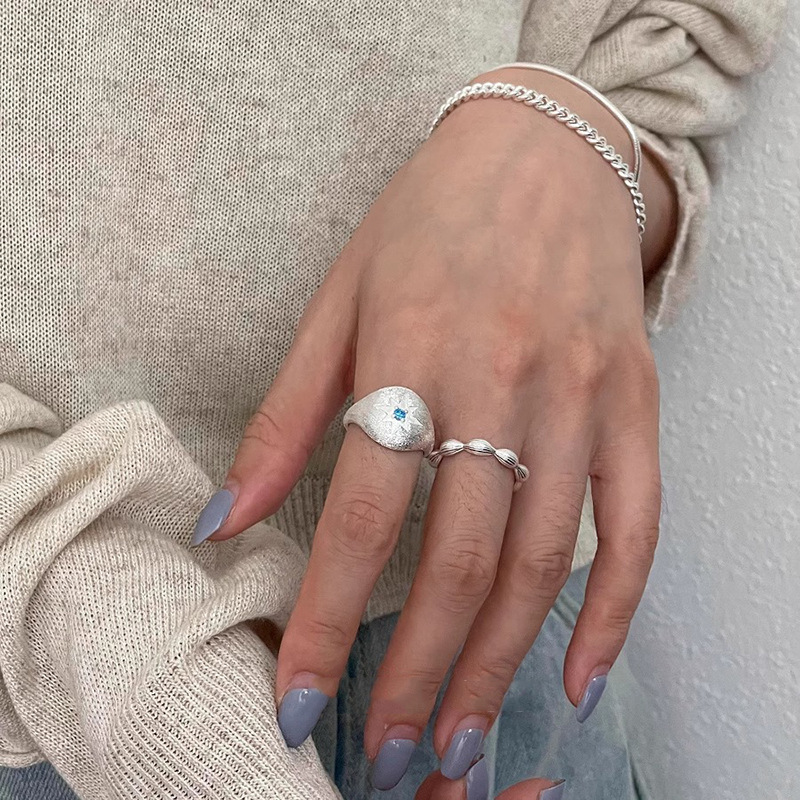 NEW Handcrafted Gold Carving Craft Ring For Women Brushed Eight-Pointed Star Ultra Shiny Niche High-End Light Luxury_voghion.com