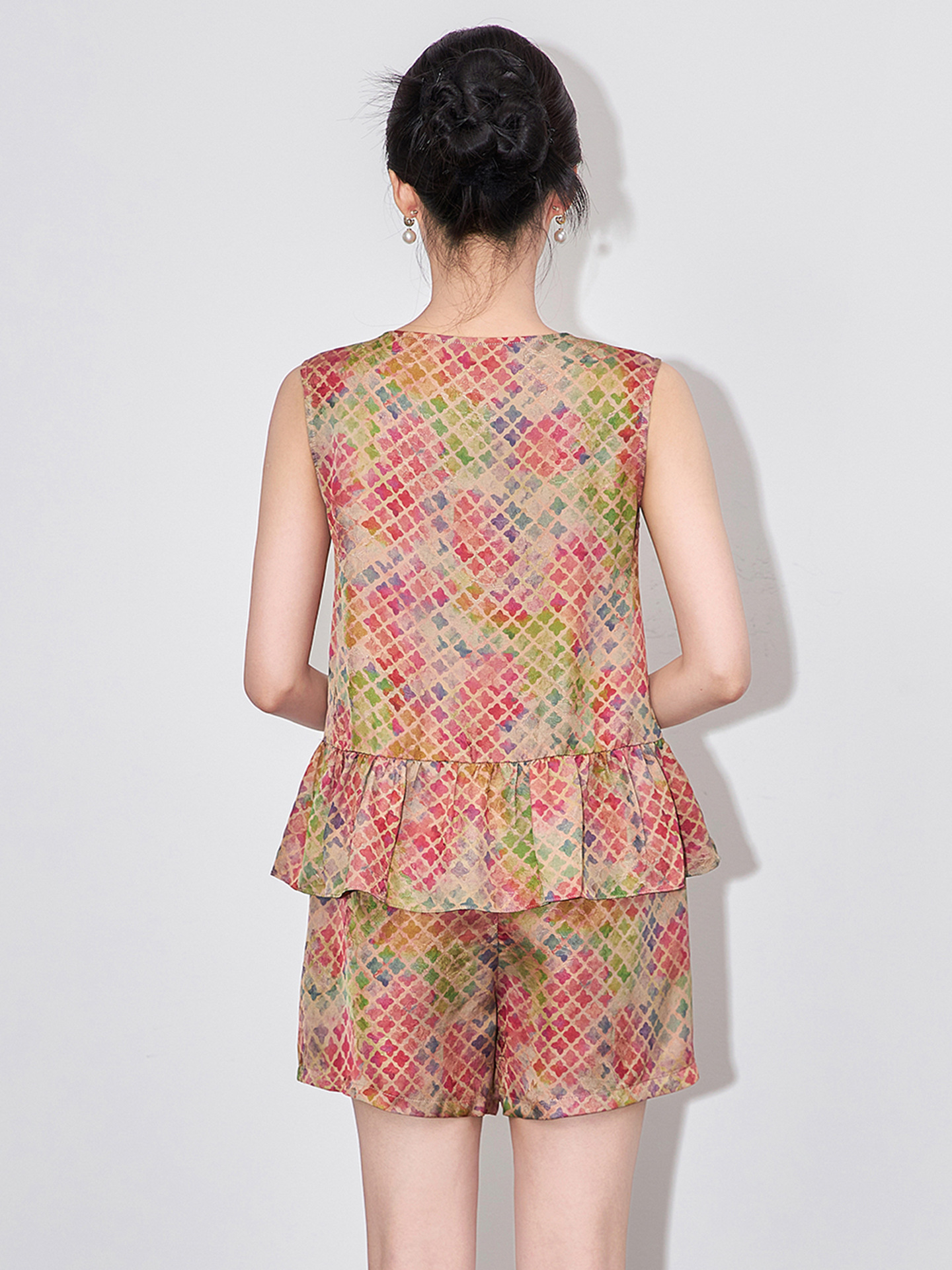 Bộ áo vest jacquard họa tiết cỏ bốn lá kết hợp quần short cạp thun nữ mùa hè — Cỏ bốn lá