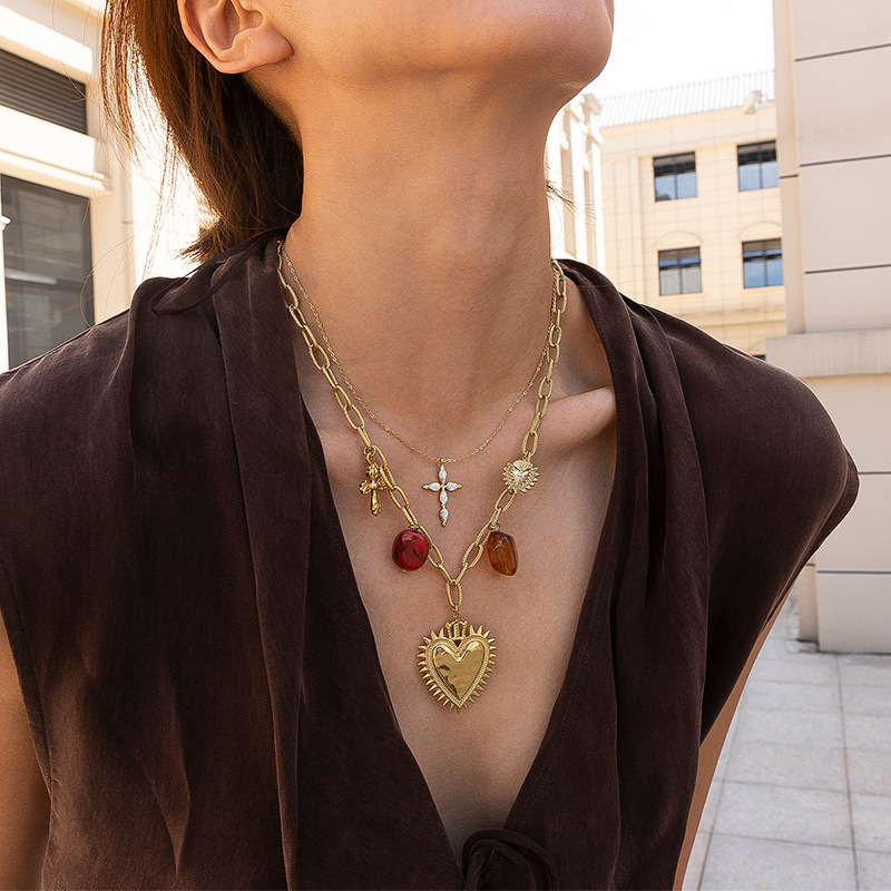 Tiana Europa y América transfronterizos collar de amor de oro ligero lujo nicho superpuesto de alta calidad collar de clavícula de moda personalidad