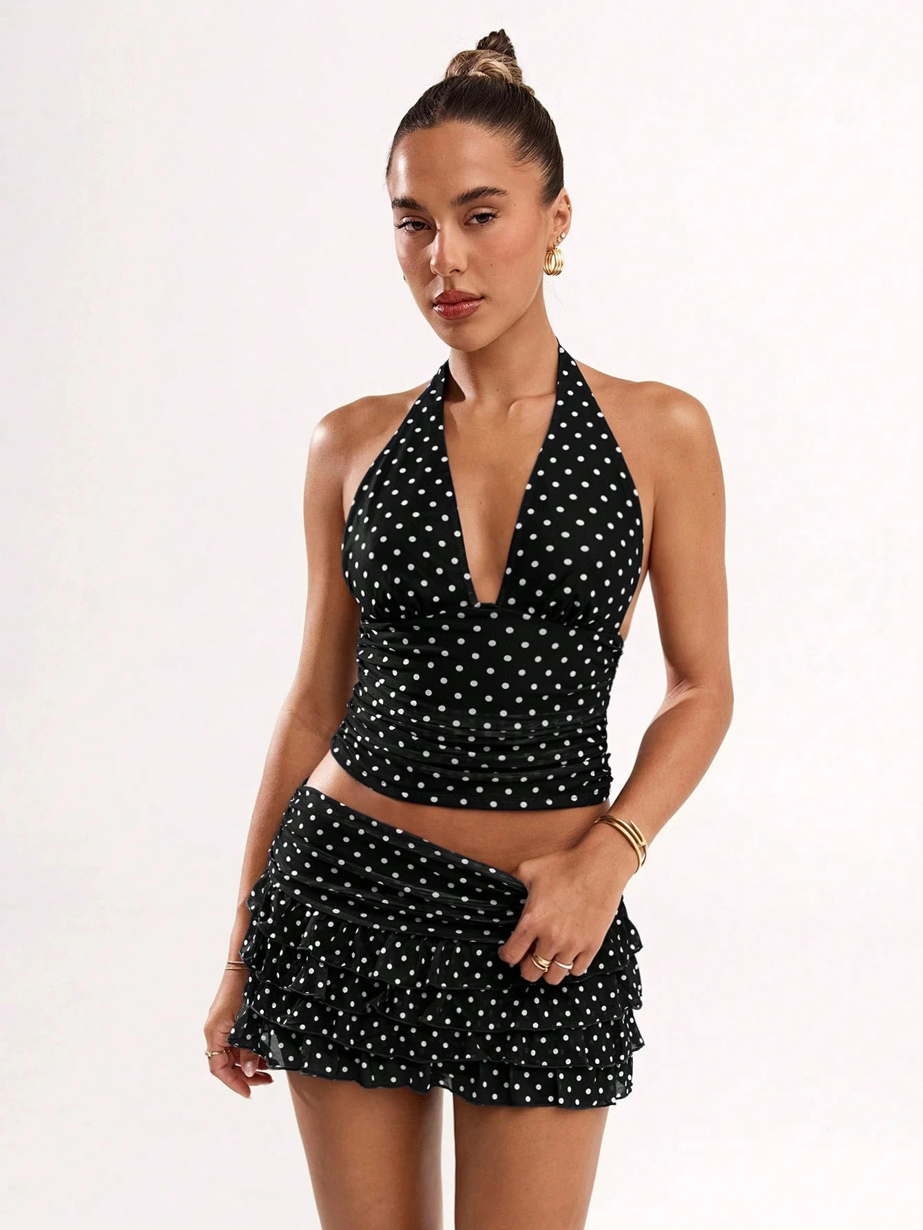Completo donna top allacciato al collo pois e gonna volant_voghion.com