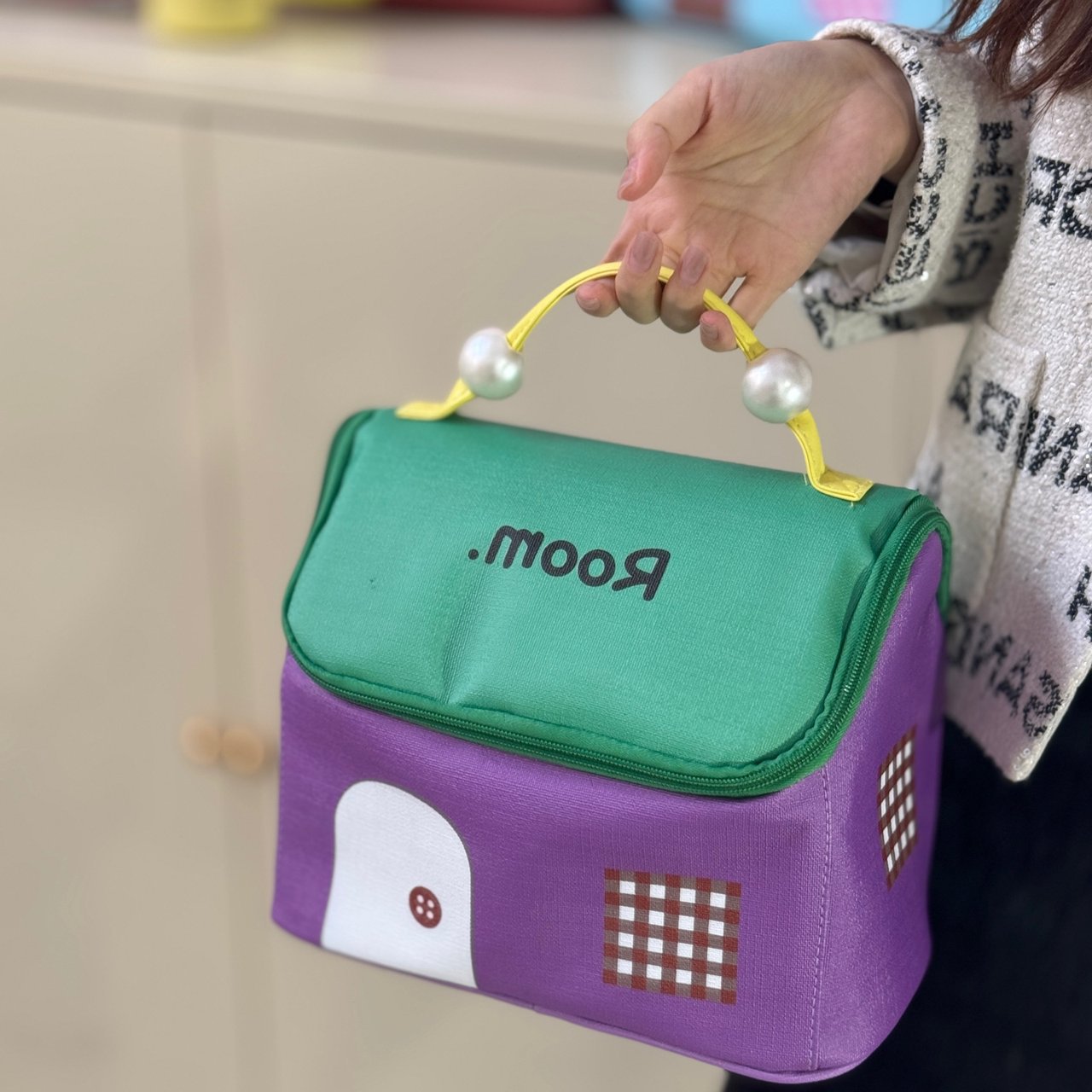 Cosmetic bag