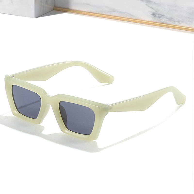 Fabricantes de gafas de sol retro europeas y americanas nuevas gafas de sol de ojo de gato de la marca de moda para hombres y mujeres