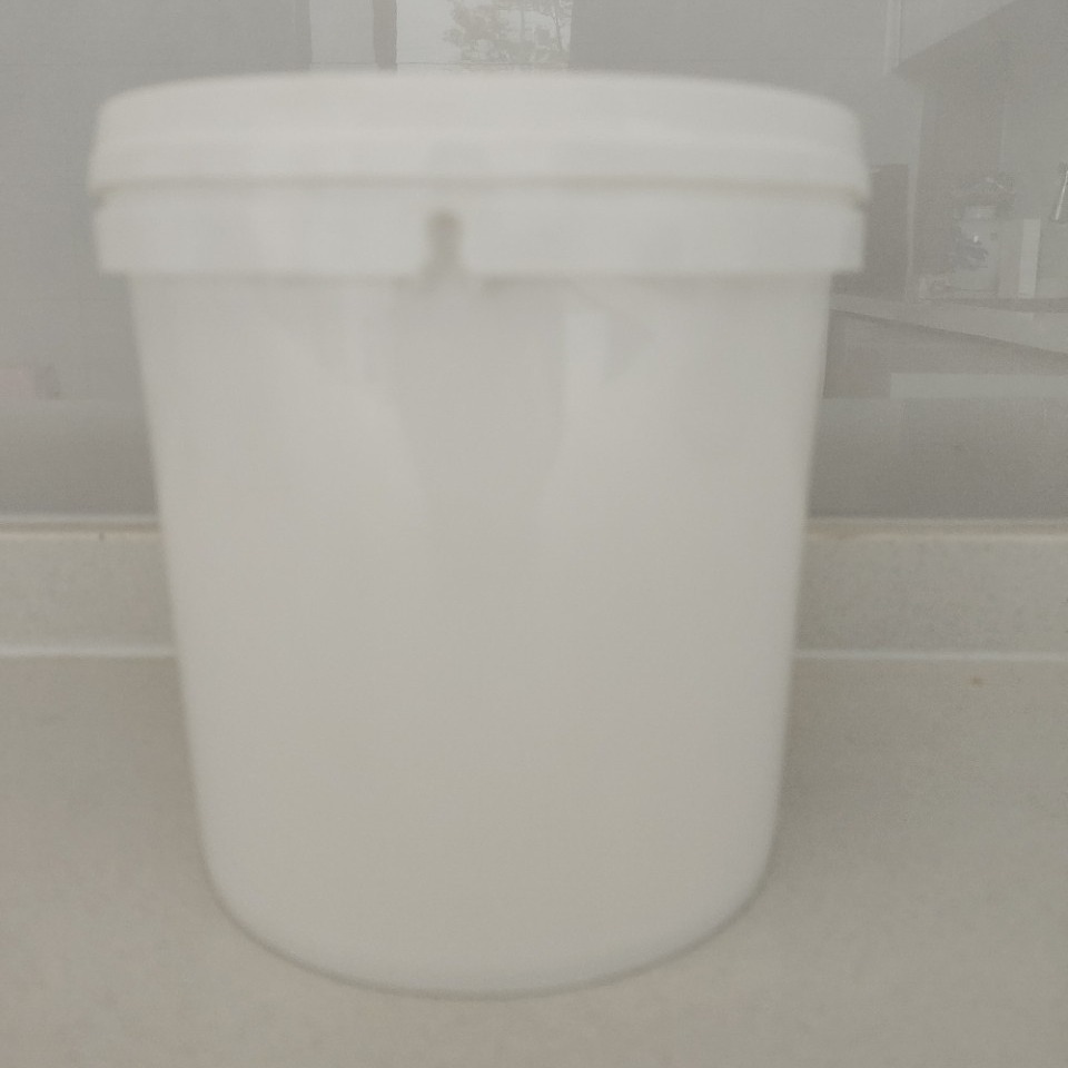 厂家供应两升桶塑料桶2L固体包装桶 2000毫升塑料圆桶液体包装桶