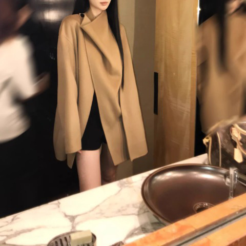 Pre-Sale Autumn and Winter Yamamoto Cape-Style Short Double-Sided Wool Coat with a Draped Collar Pre-Sale Autumn and Winter Yamamoto Cape-Style Short Double-Sided Wool Coat with a Draped Collar