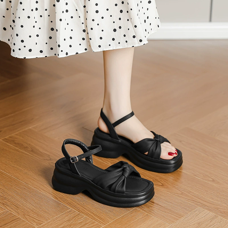 Женские сандалии на толстой подошве в стиле феи, лето 2025, новый стиль, с бантом и пряжкой, модные универсальные сандалии на мягкой подошве для женщин