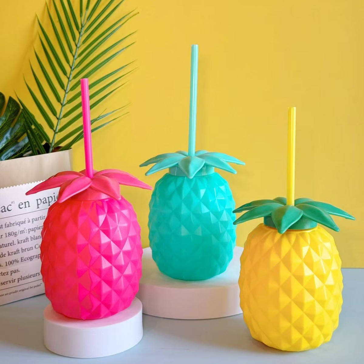 Nuevo vaso de plástico con forma de piña de 500 ml, ideal para fiestas en la playa, botella para bebidas, vaso popular directo del fabricante.