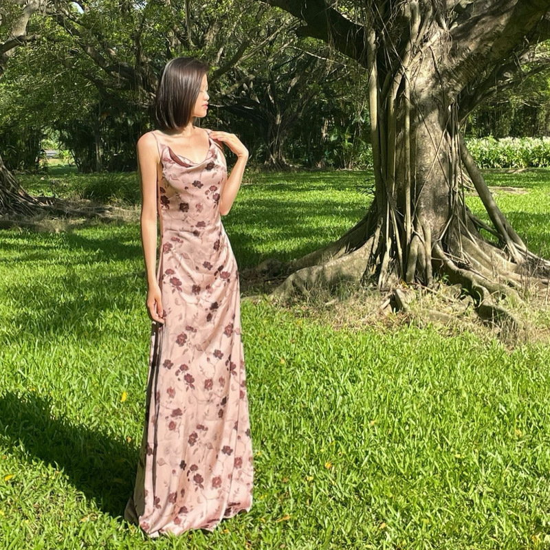 Yimeinijia Dry Rose French-Style Off-The-Shoulder Backless Suspender Long Dress with a Sense of Atmosphere and Holiday Vibe