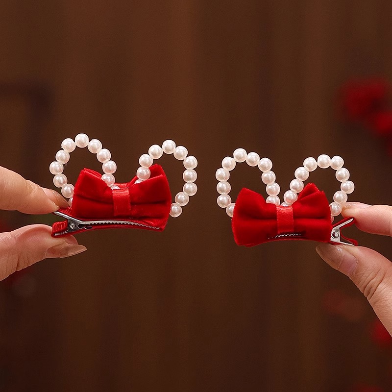 Otoño y invierno de peluche despierta león bordilla clips de cabello para niñas Año Nuevo par rojo adornamiento de cabello accesorios de ropa de estilo chino