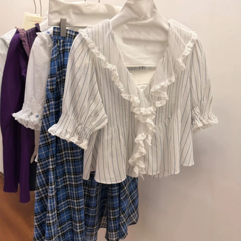 French-Style Gentle Elegance Heavy Lace Mesh Ruffle Edge Shirt Summer Women's New V-Neck Short-Sleeve Striped Blouse