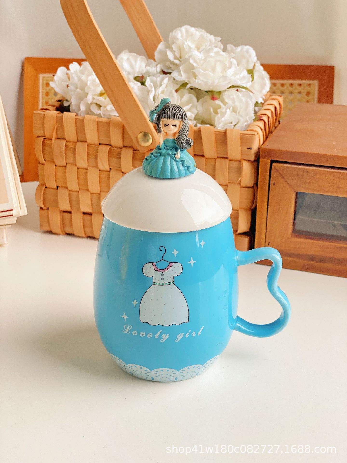 Cada 5 Yuan taza de cerámica taza de liquidación cantidad de stock no es mucho taza de café taza de agua taza de dibujos animados taza de desayuno