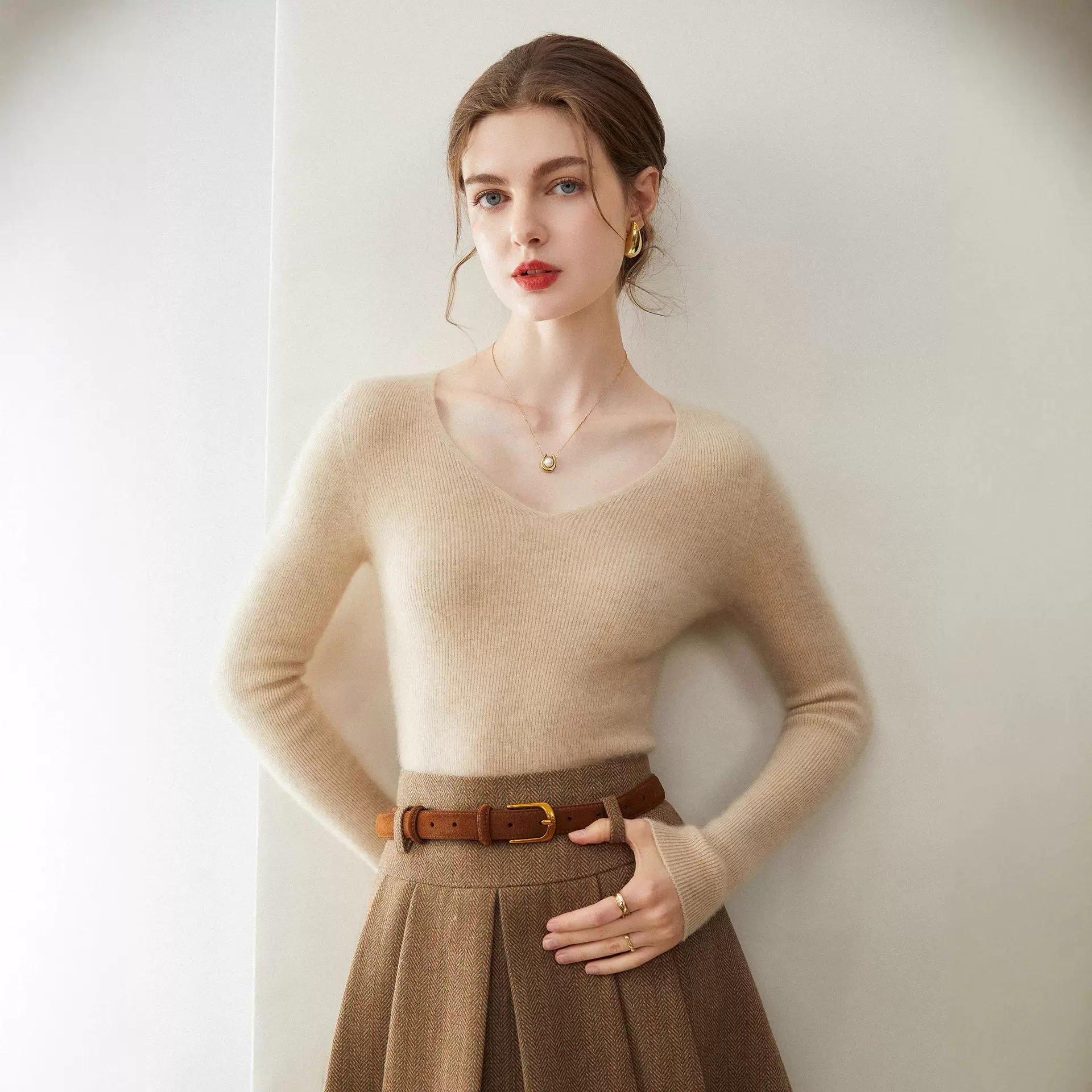 V领羊绒衫女100纯羊绒2025新款秋冬修身打底山羊绒针织内搭毛衣