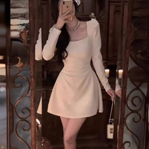 Chic French-Style High-Neck Dress for Women, Autumn, Unique, Waist Cinching, Slimming, Long-Sleeve Dress