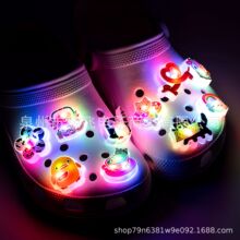 洞洞拖鞋配饰PVC鞋花鞋扣LED闪灯鞋花扣防水卡通沙滩包装饰品配件