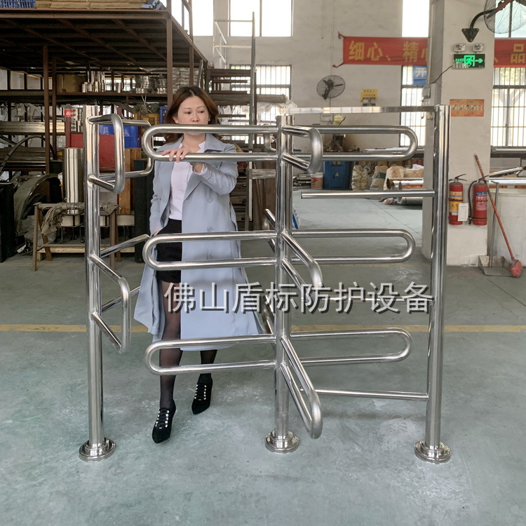 单边通行半高单向旋转手动闸门医院超市车站景区进出口十字三杆匝