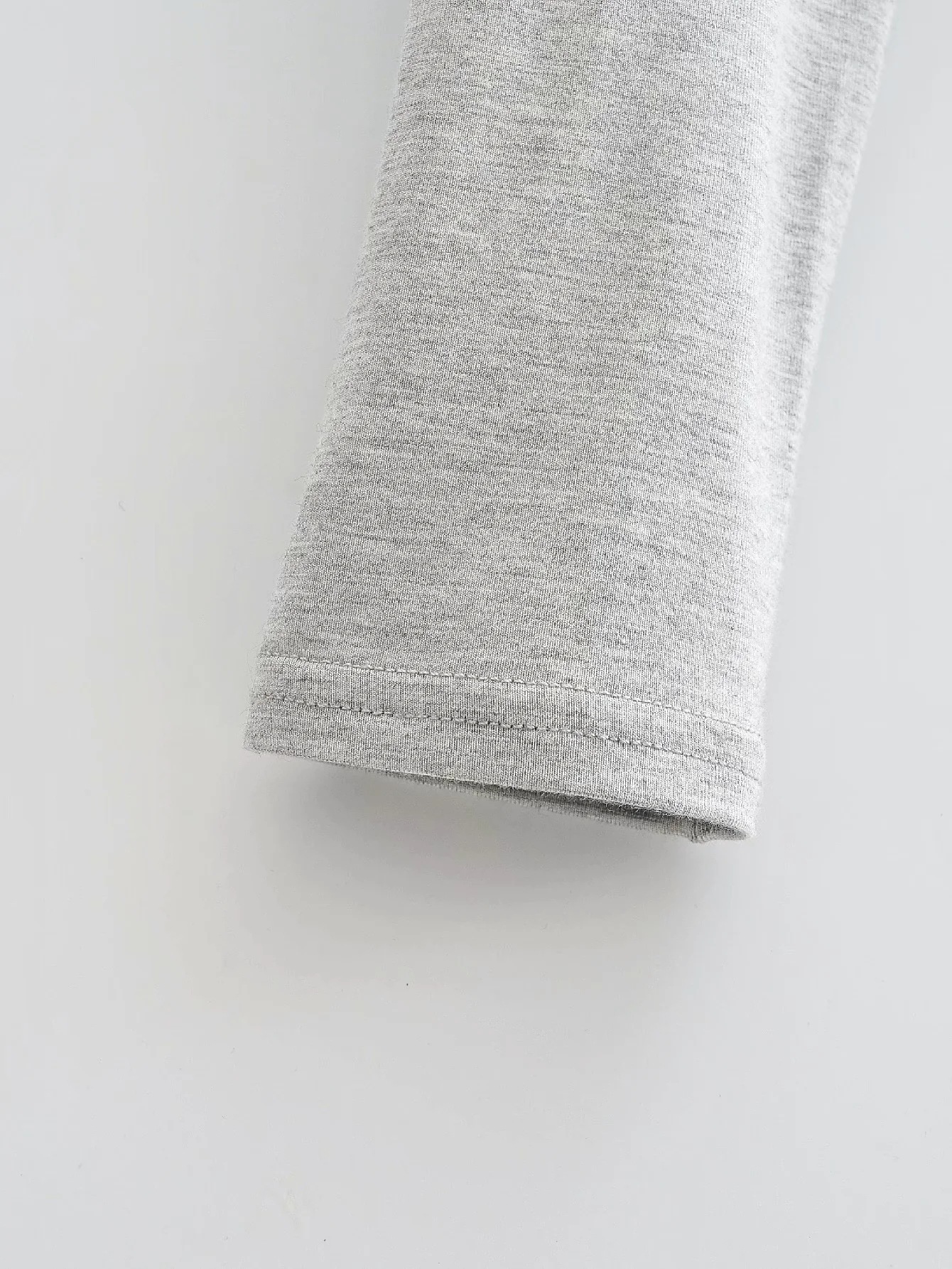 Deep U-neck slim short T-shirt NSAC20006