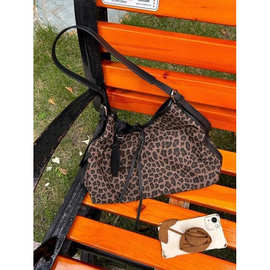 女包包2026新款豹纹腋下包美式复古单肩斜挎包秋冬季休闲手提包女