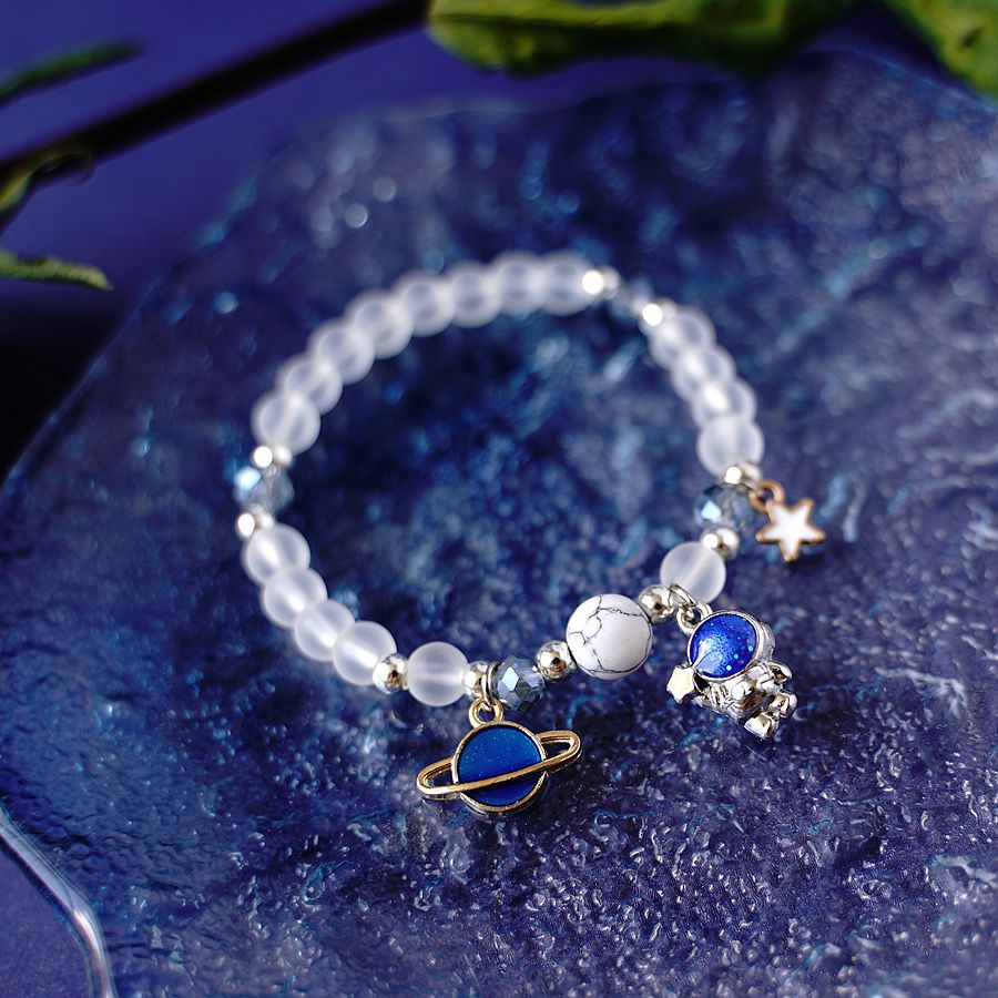 Astronaut, Moon Pattern Women'S Gender Fashion Astronaut Moon Alloy Beaded Plating Women's Bracelets 1 Piece