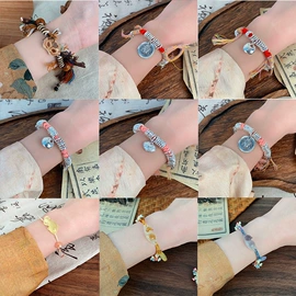 项链;耳环;手链