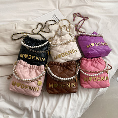 Children's bags, fashionable girls' pearl chain handbags, fashionable small fragrant girls' cross-body bags, shoulder accessories bags