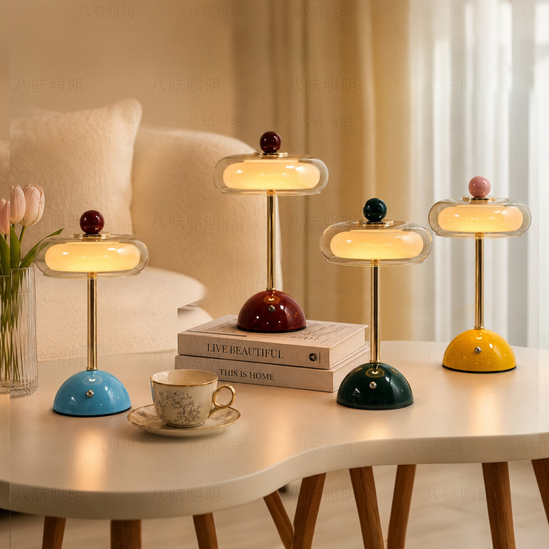 2026 Cross-border New Creative Nordic High-end Decorative Charging Ambient Bedside Lamp Retro Light Luxury Mushroom Lamp