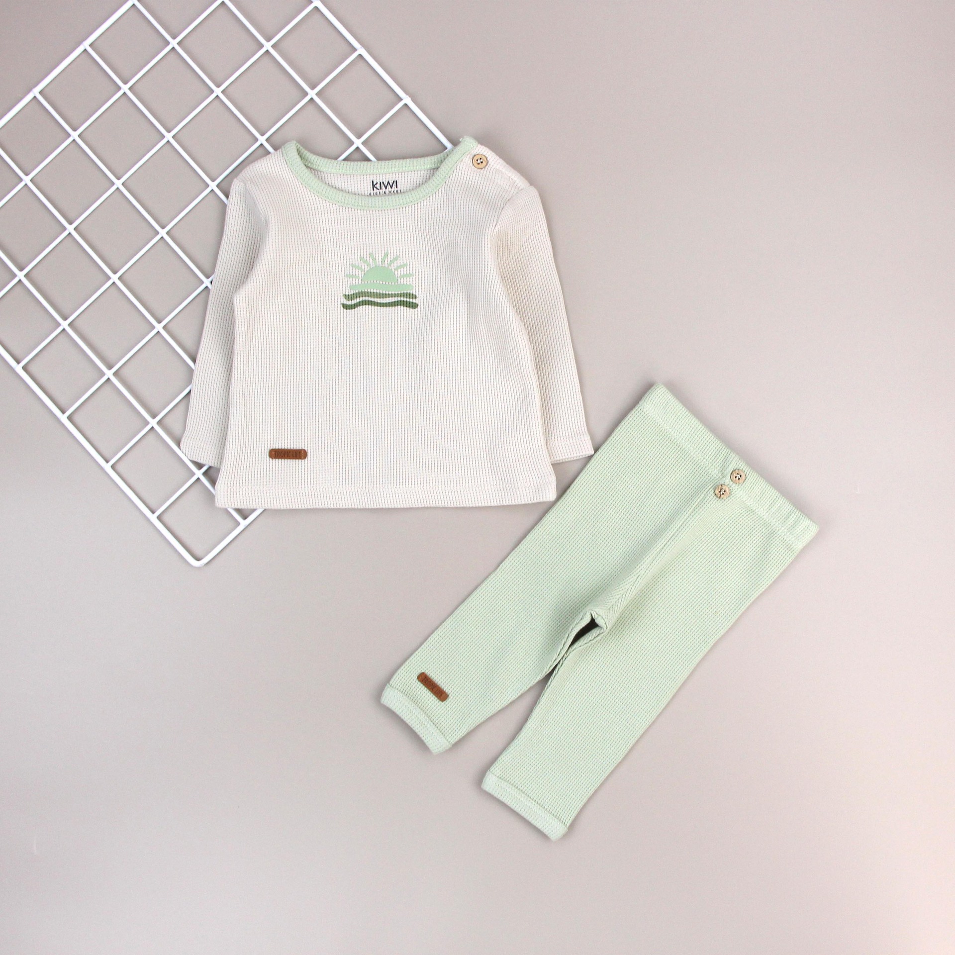 Conjunto de dos piezas de ropa para niños, pantalones largos de manga larga de algodón puro para bebés, niños y niñas, modelo nuevo 2025 para bebés y niños pequeños.