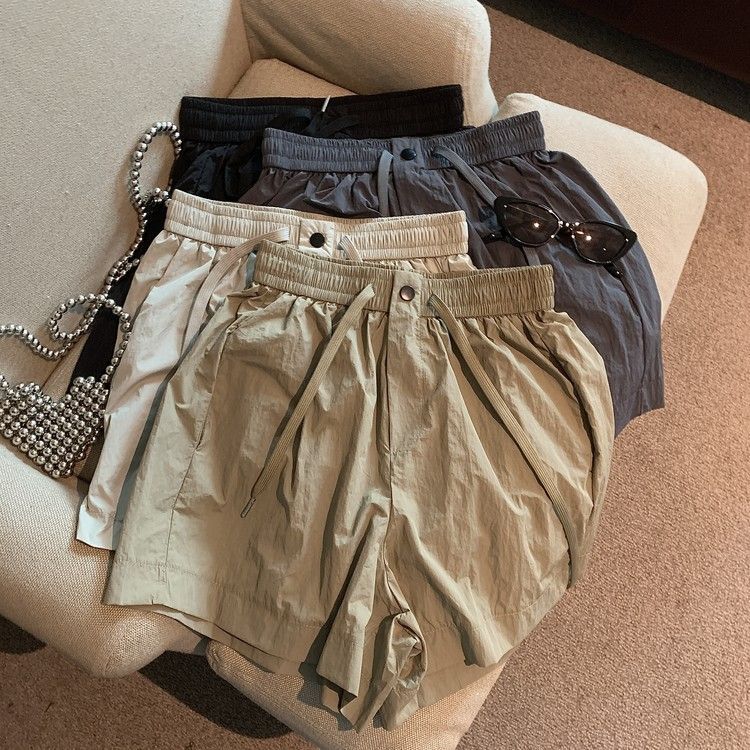 Short de encaje entallado