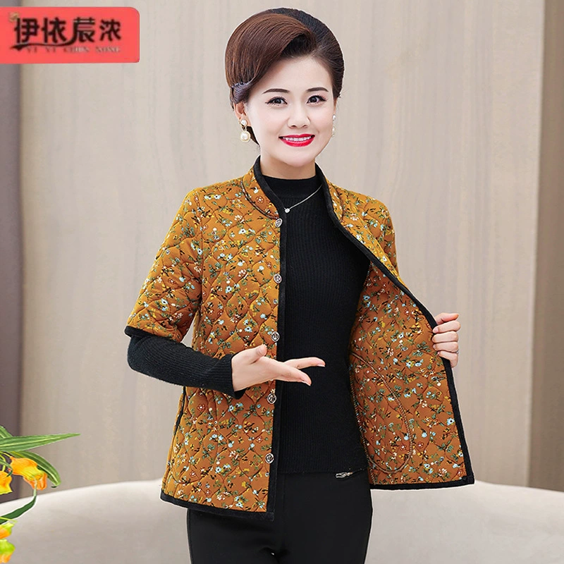 Новинка для маленьких мам с короткими рукавами и хлопковой подкладкой, зимняя одежда 2023 года, новое легкое теплое маленькое Стеганое пальто-жилет для женщин среднего и пожилого возраста с цветочным принтом